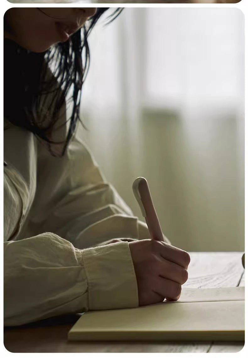 Kuretake letter pen