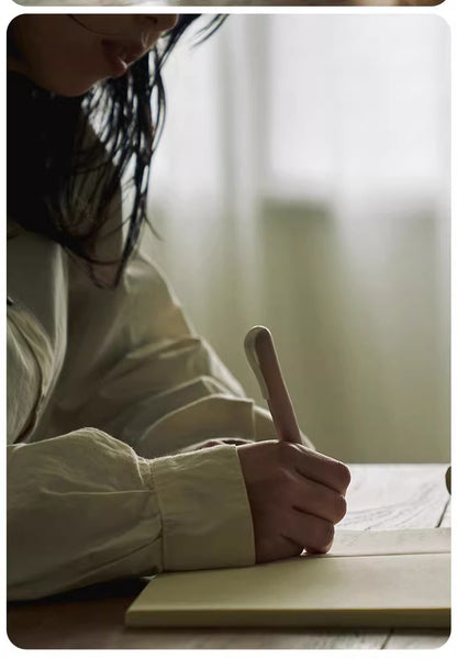 Kuretake  letter pen